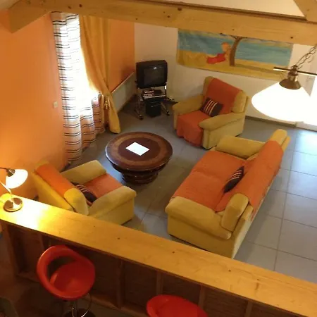 D.floor House &